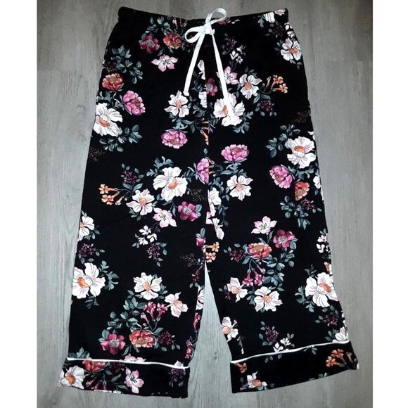 Room Service Black and Pink Floral Print Pajamas Set Size S Capris Short Sleeve - Picture 5 of 7